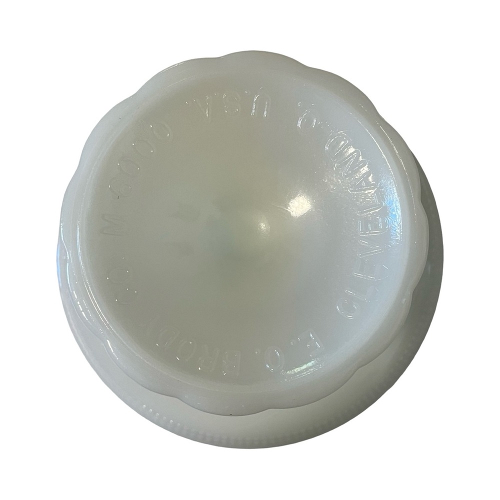🤍 Vintage E.O. Brody Milk Glass Compote Bowl – Mid-Century Footed Dish 🤍 - Picture 4 of 4